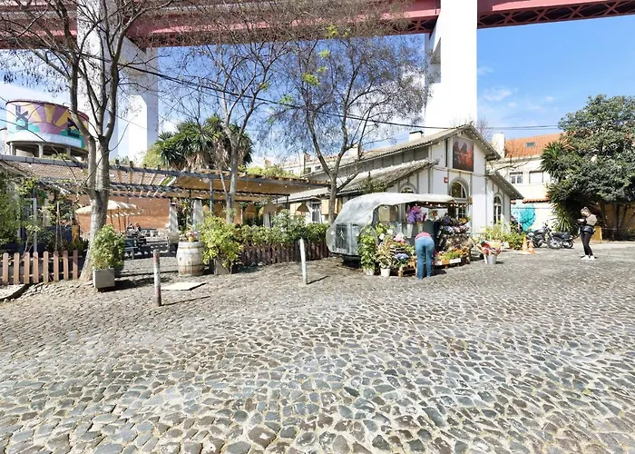 Lxfactory Terrace Loft